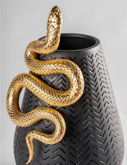 Lladró: Snakes vase