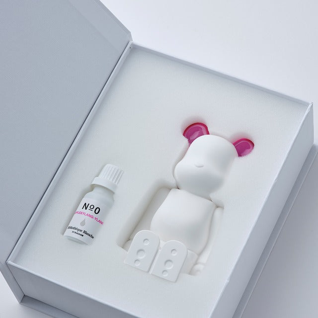 Bibliothèque Blanche BY BALLON: Be@rbrick Aroma Ornament - Pink