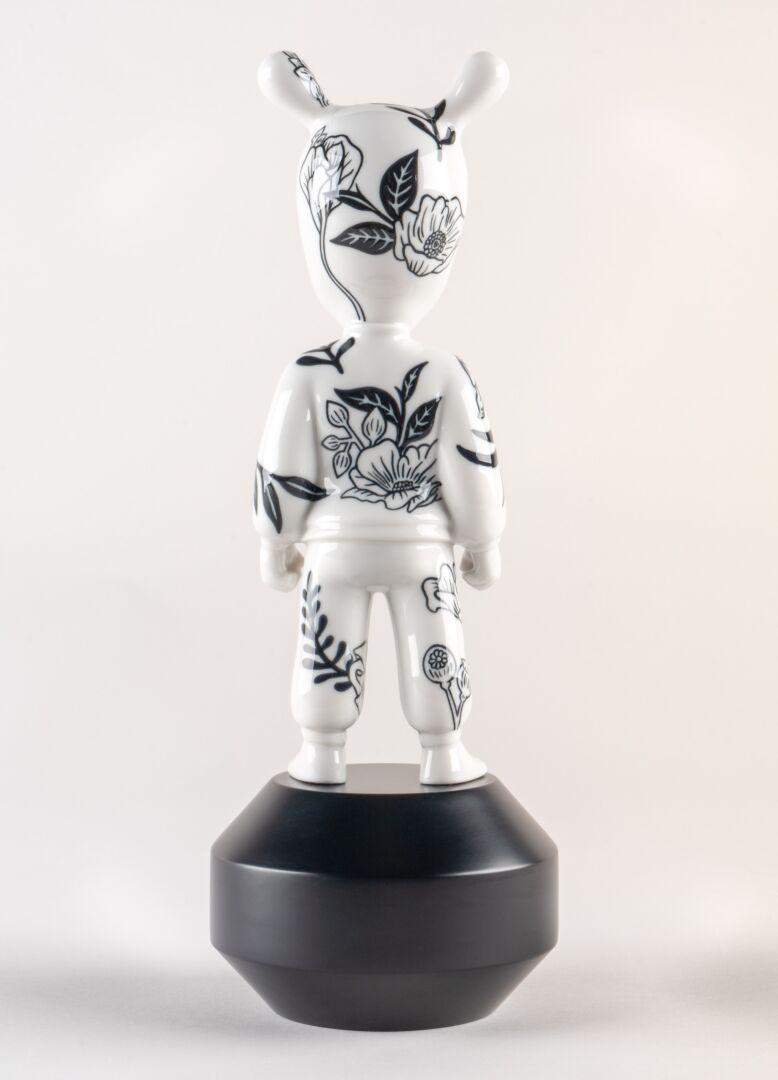 Lladró: The Guest by Henn Kim Figurine Small model Numbered edition